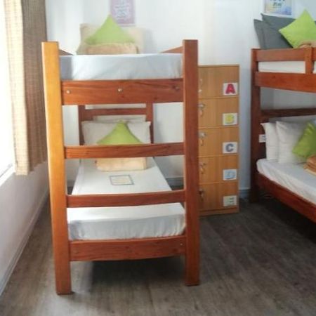 V - Rooms Hostel (Adults Only) Макати Экстерьер фото