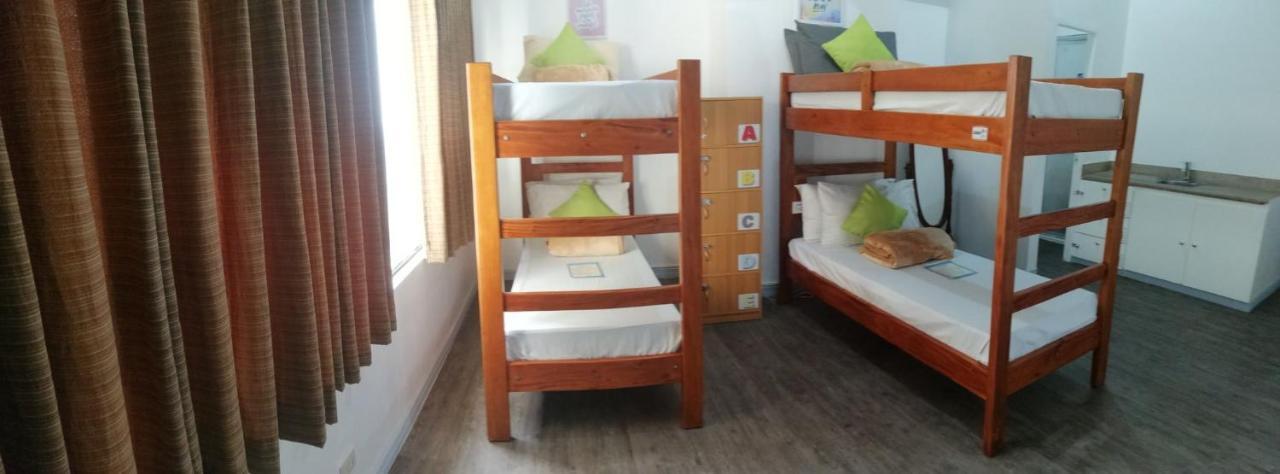 V - Rooms Hostel (Adults Only) Макати Экстерьер фото